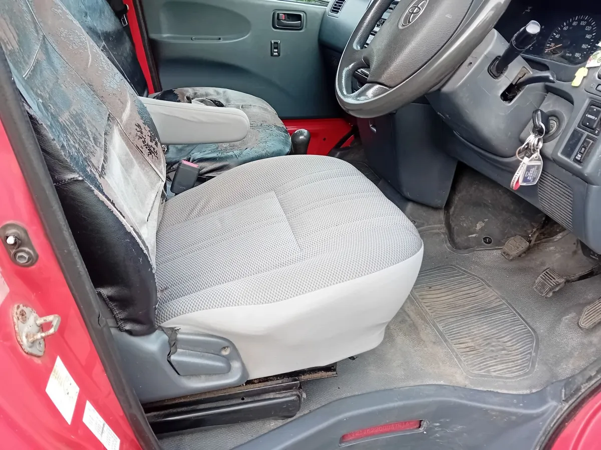 Toyota HiAce 2007 - Image 1