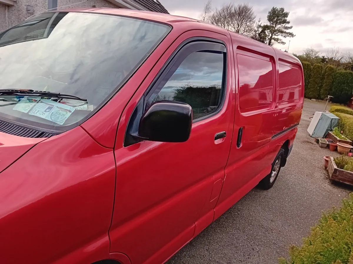 Toyota HiAce 2007 - Image 2