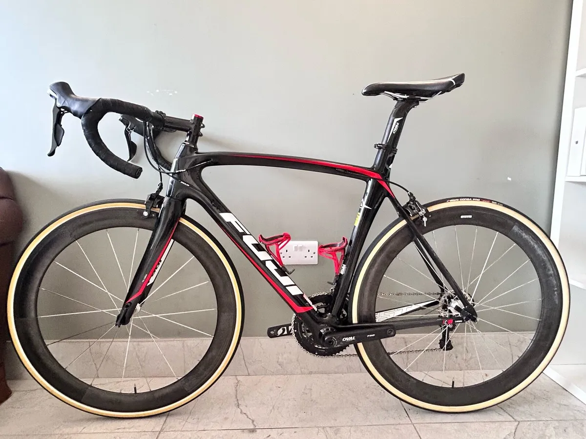 Fuji Two.1 road bike - Image 2