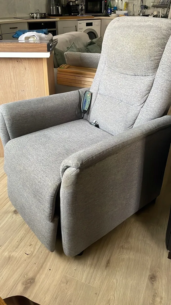 Recliner chair - Image 2