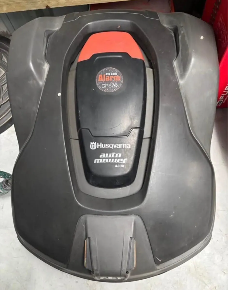 Husqvarna Robot lawnmower - Image 1