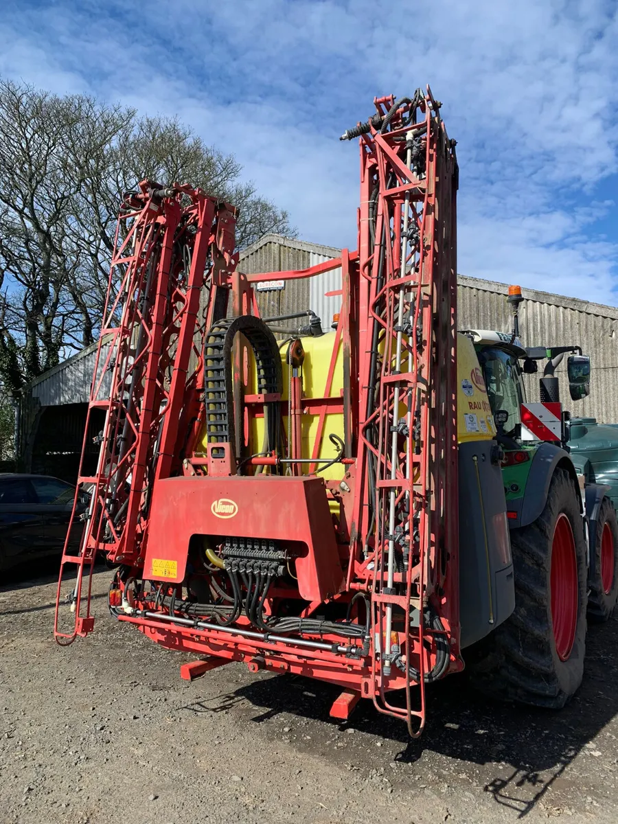 Vicon Kverneland B16 mounted sprayer - Image 2
