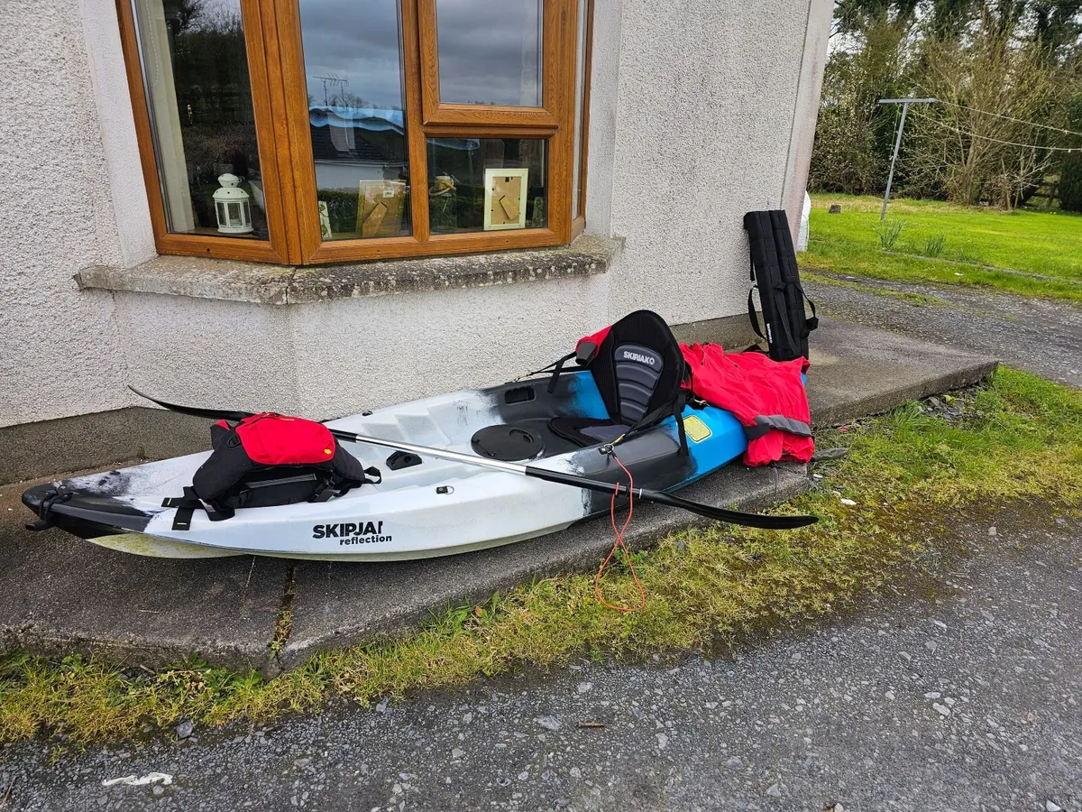 9ft 6" Kayak and Accessorie package - Image 1