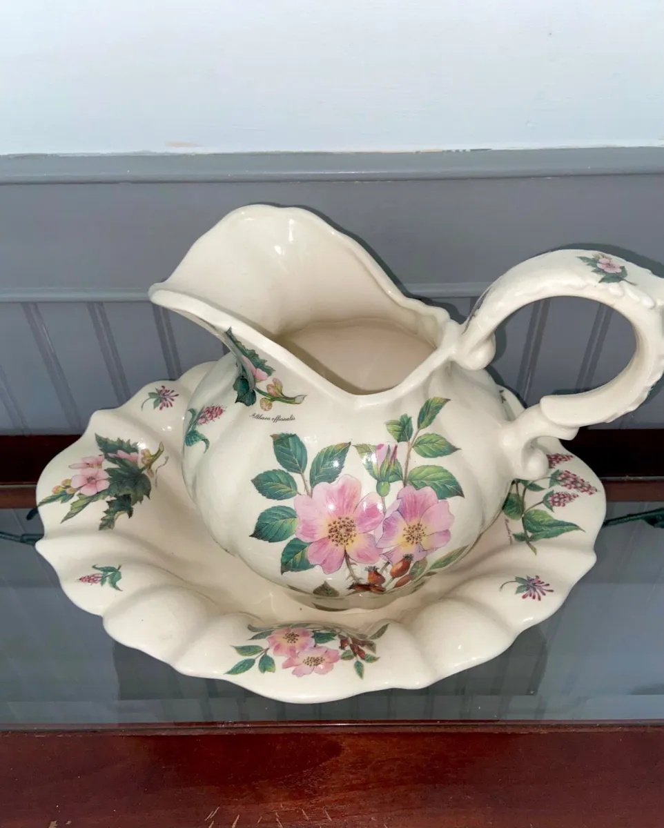 Jug and bowl - Image 1