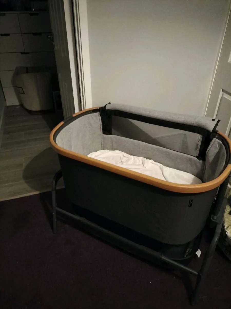 Bedside Cot for baby - Image 1