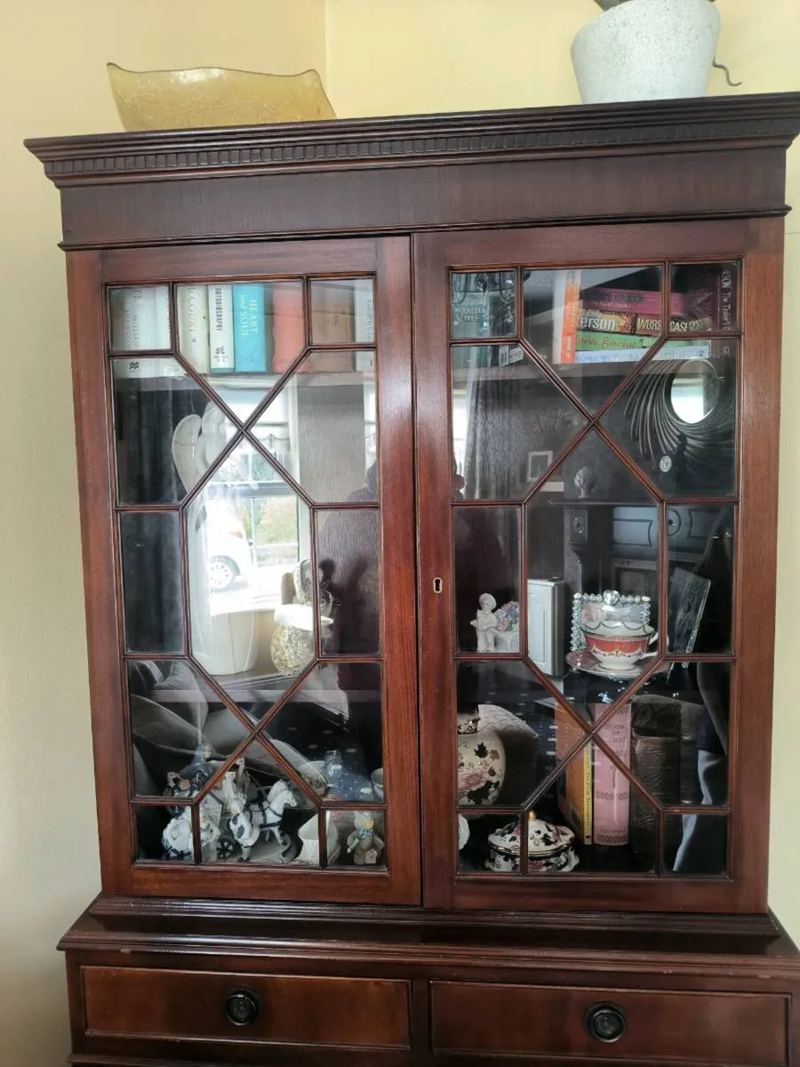 Display Cabinet - Image 2