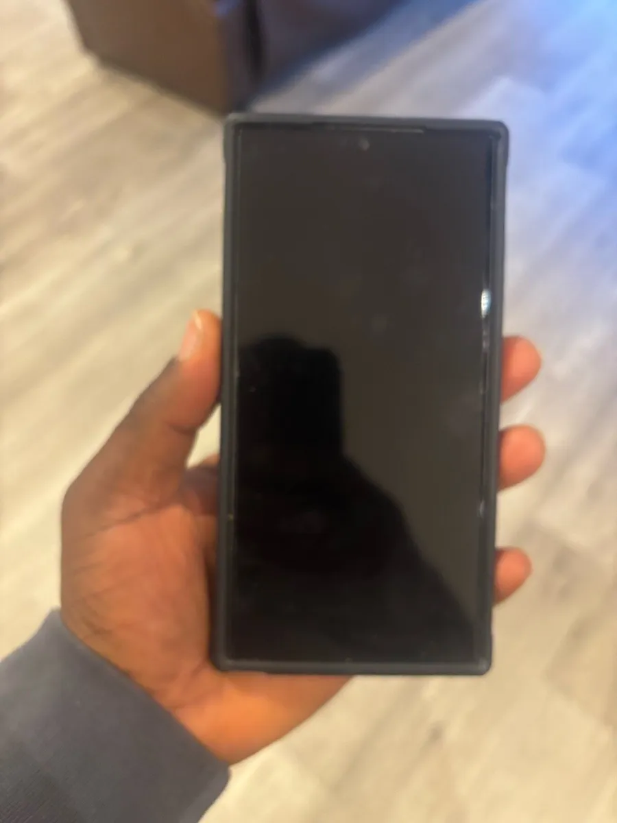 Samsung Ultra 24 - Image 3