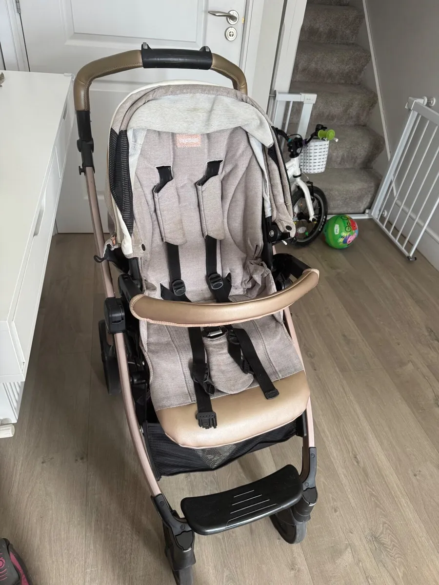 Travel system, stroller, car seat+ isofix included - Image 1