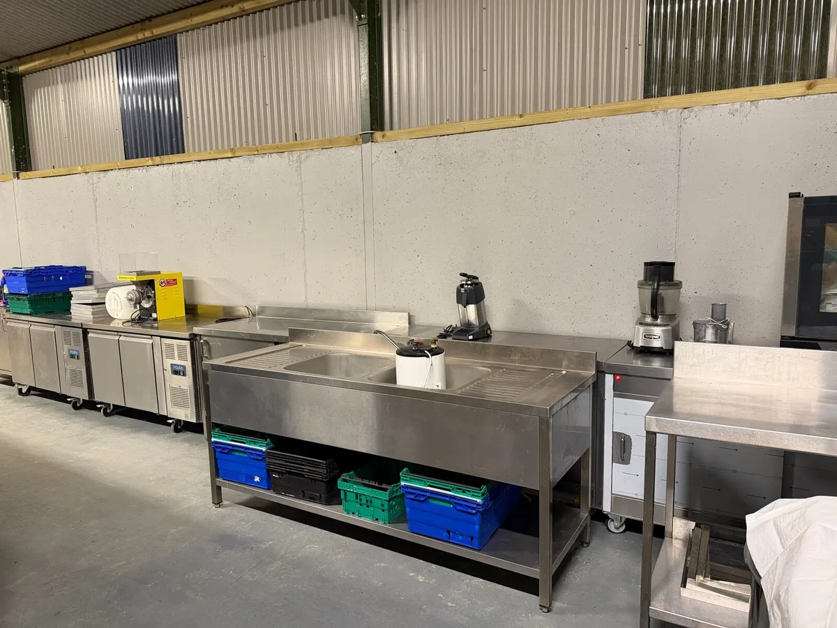 Commercial kitchen equipment - trays, bins, table - Image 4