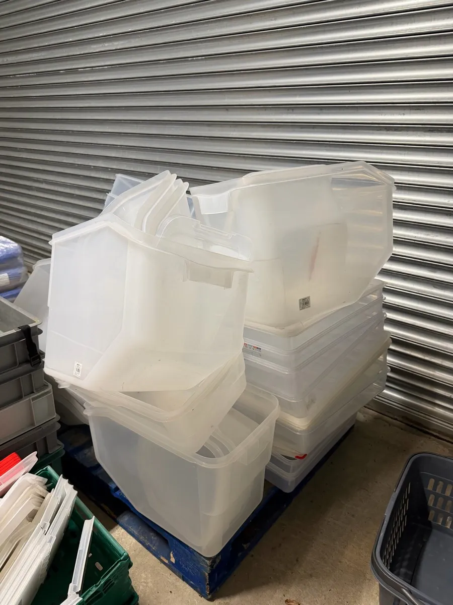 Commercial kitchen equipment - trays, bins, table - Image 2