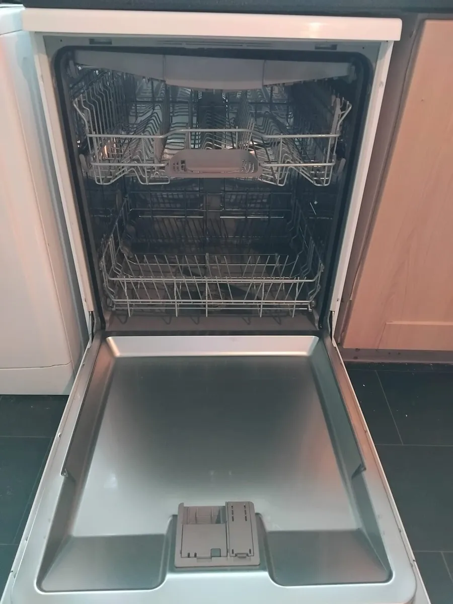 Bosch Serie 2 Dishwasher - Image 3