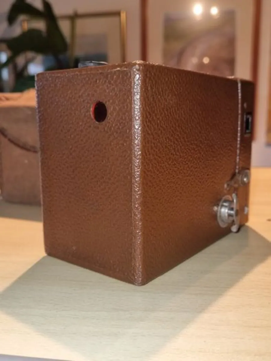 Kodak, Portrait Hawkeye No.2 Box Camera - Image 3