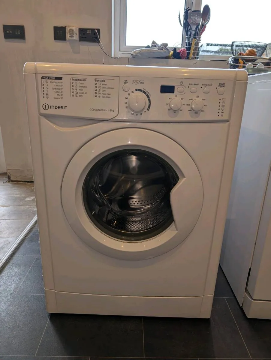 Washing machine - Image 1