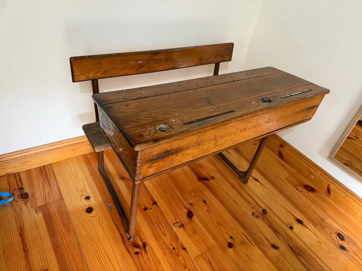 Study desk - Image 1