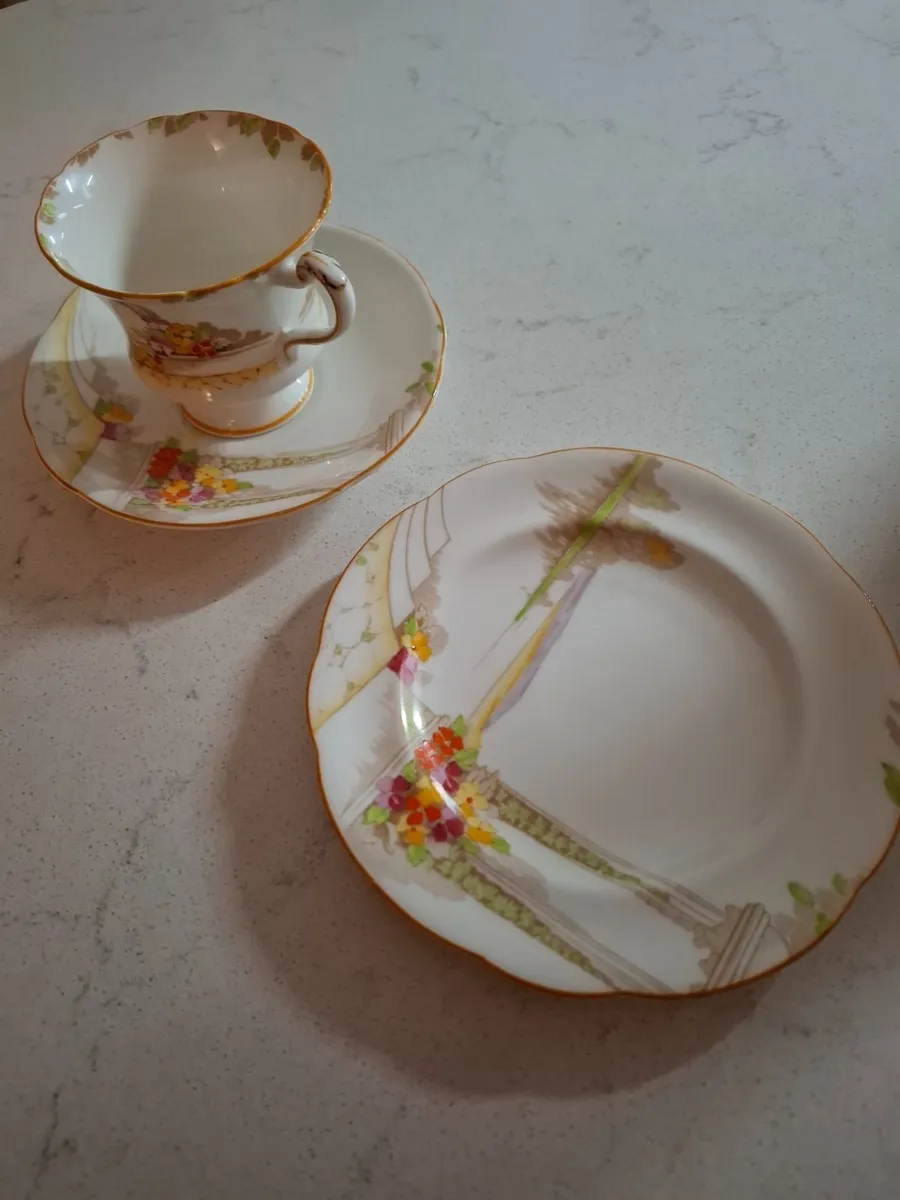 VINTAGE PARAGON  CHINA  BY  APPOINTMENT - Image 4