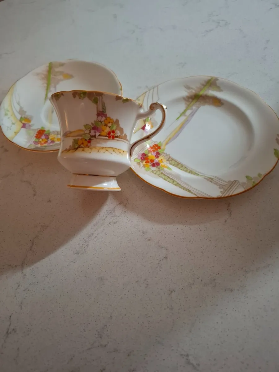 VINTAGE PARAGON  CHINA  BY  APPOINTMENT - Image 1