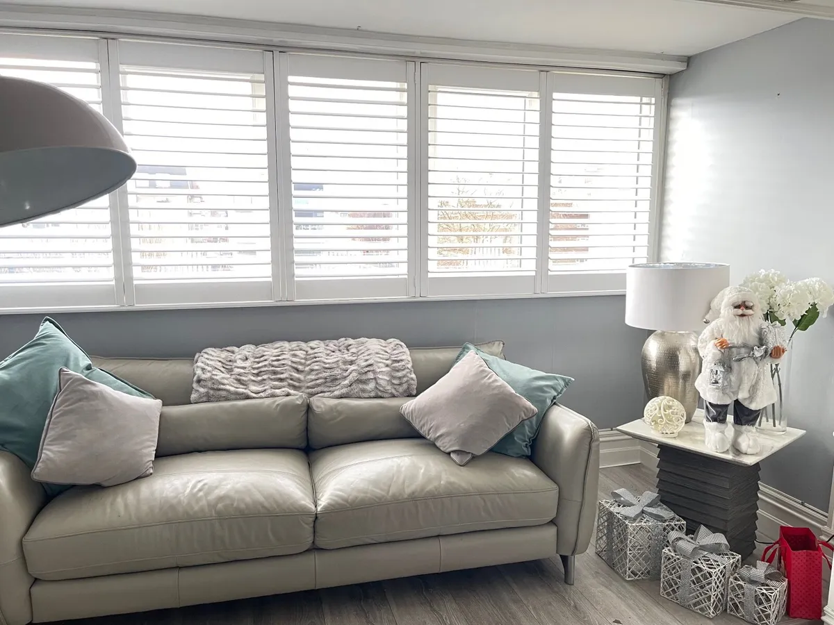 Leather chairs - Image 2