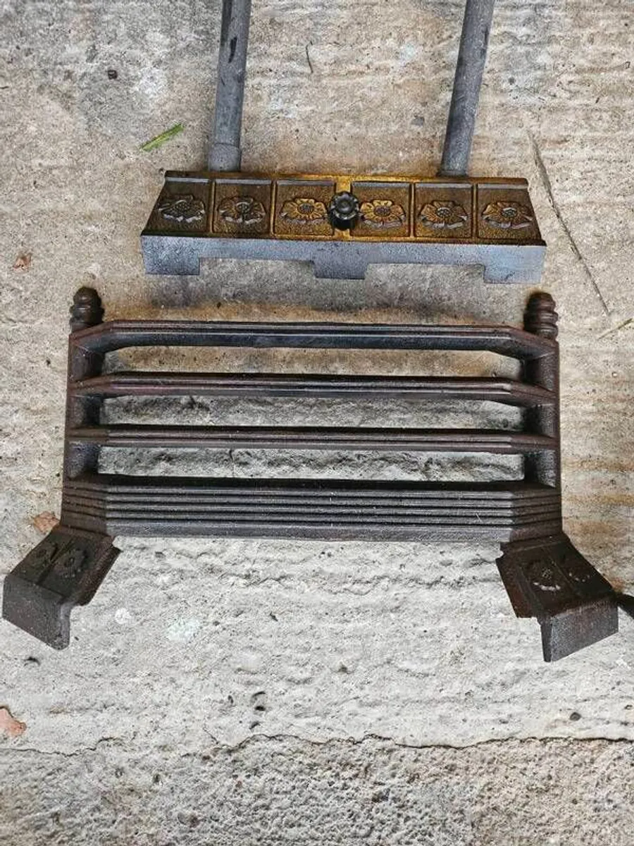 Fireplace fire front, grate and ash pan - Image 1