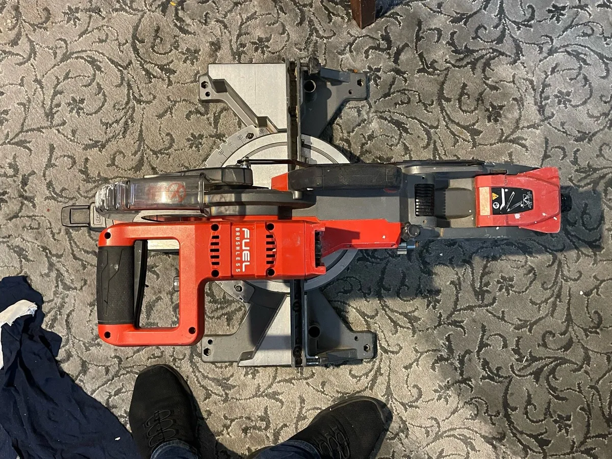 Milwaukee battery chop saw - Image 1