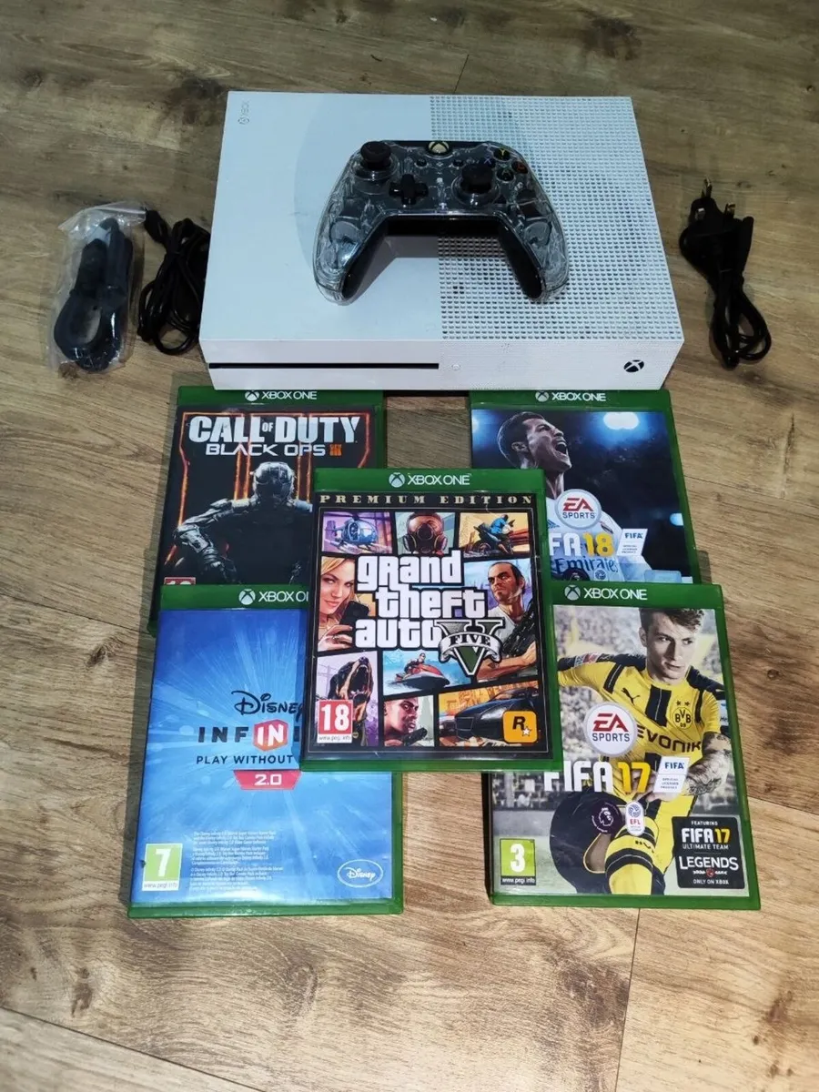 Xbox One S 1Tb + Rgb Controller + GTA V - Image 1