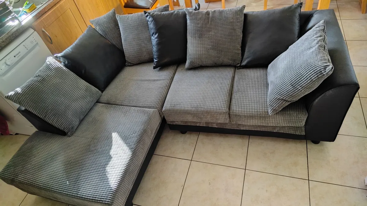 Corner sofa - Image 1