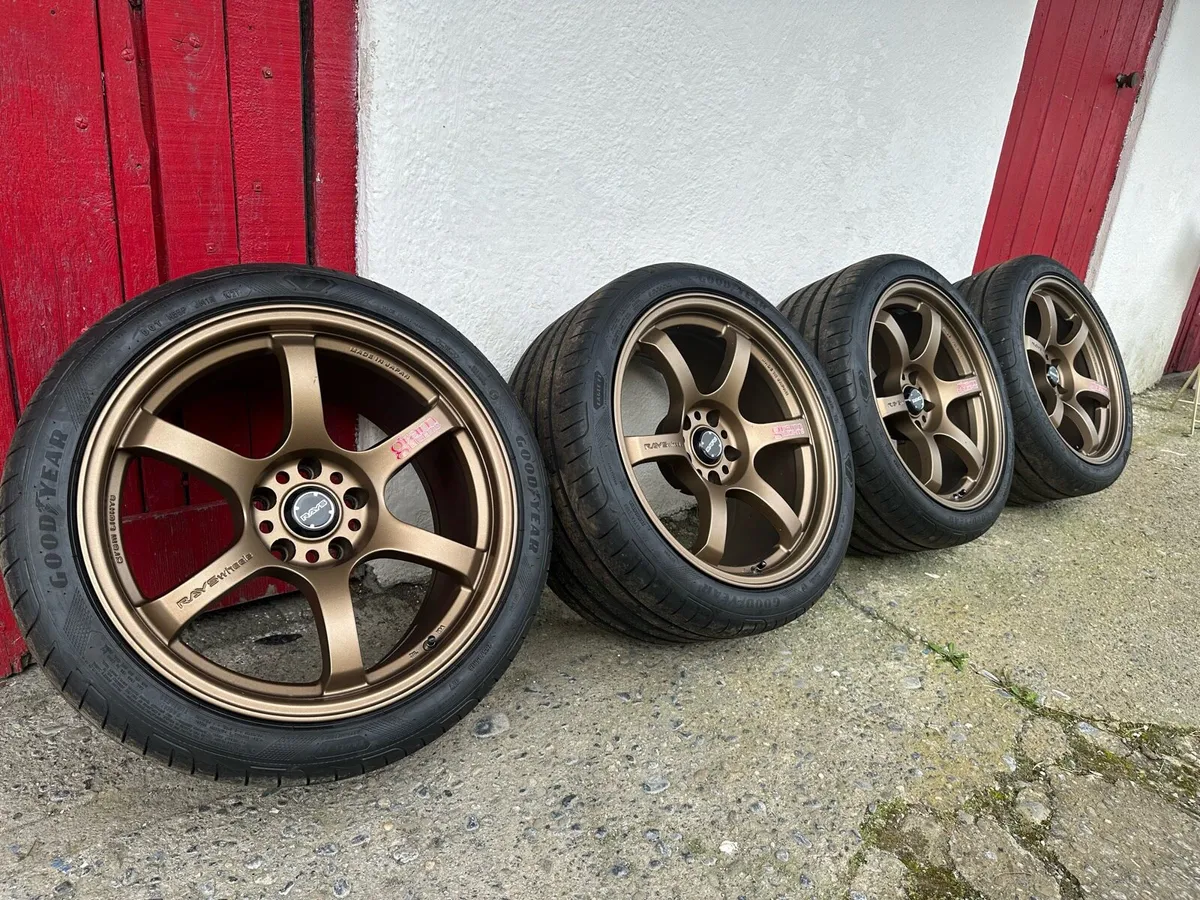 18”Rays Gramlights 57DR Alloys 5X114 - Image 1