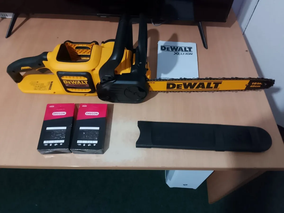 Dewalt Chainsaw DCM575 54v Flexbolt - Image 1