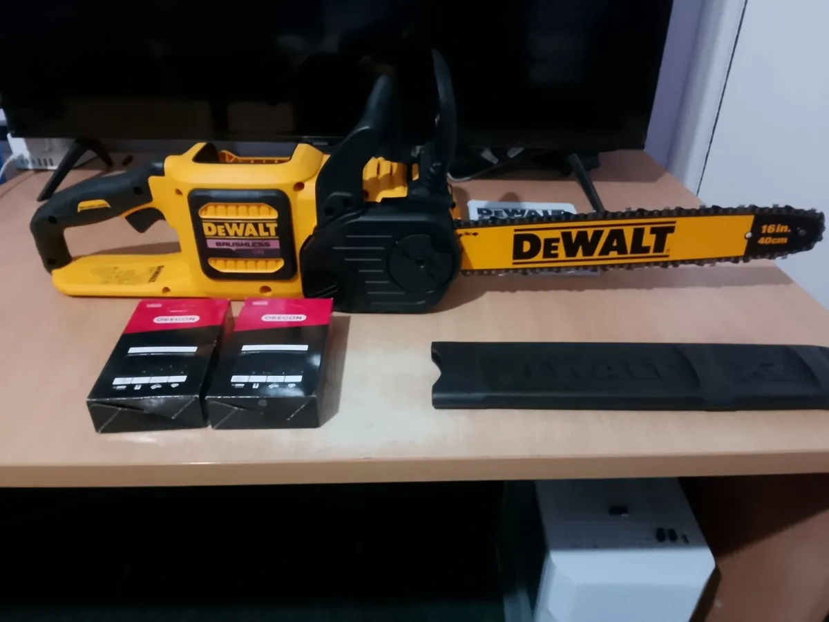 Dewalt Chainsaw DCM575 54v Flexbolt - Image 3