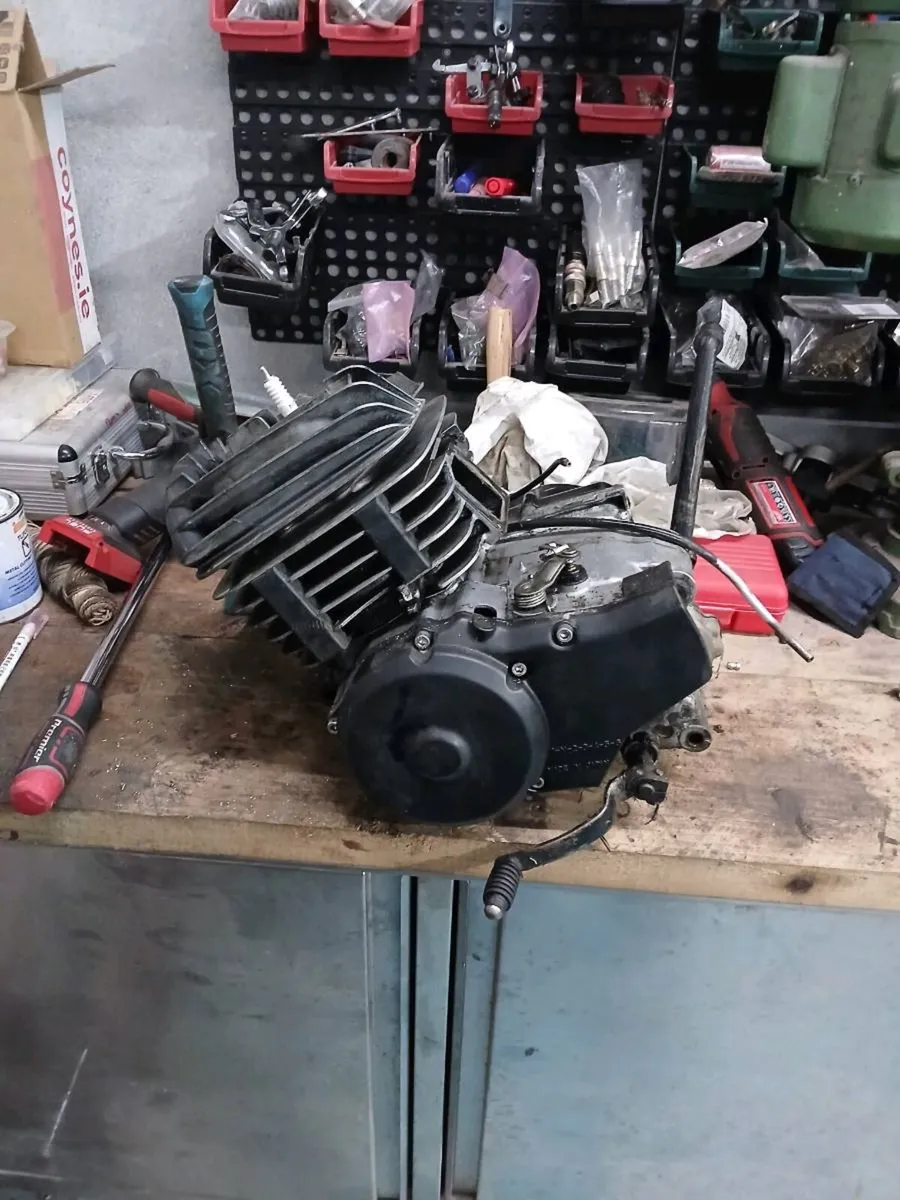 Yamaha DT 175 Engine/Parts + DT 125 MX Frame /Book - Image 2