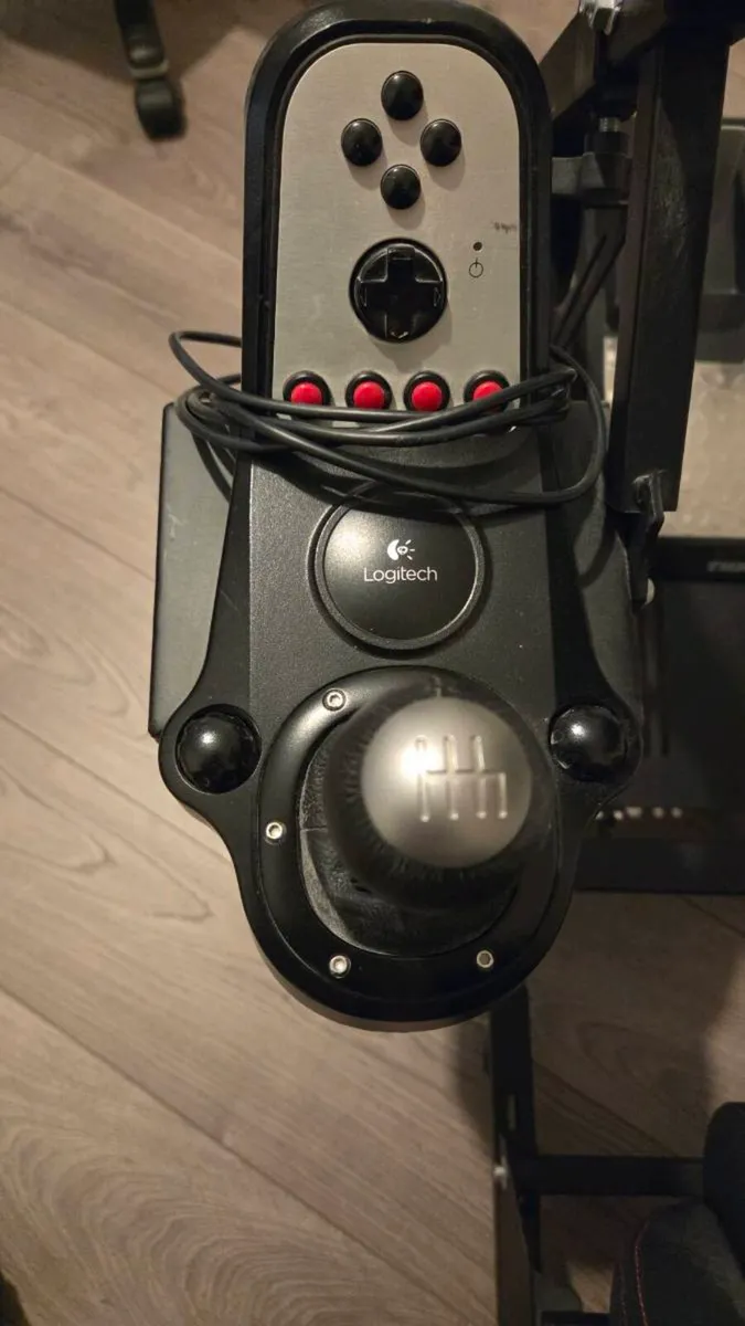 Sim Racing Equipment - Image 4