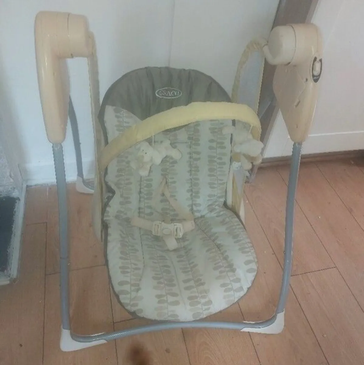 Nursery  feeding chairs bedside crib swing - Image 4