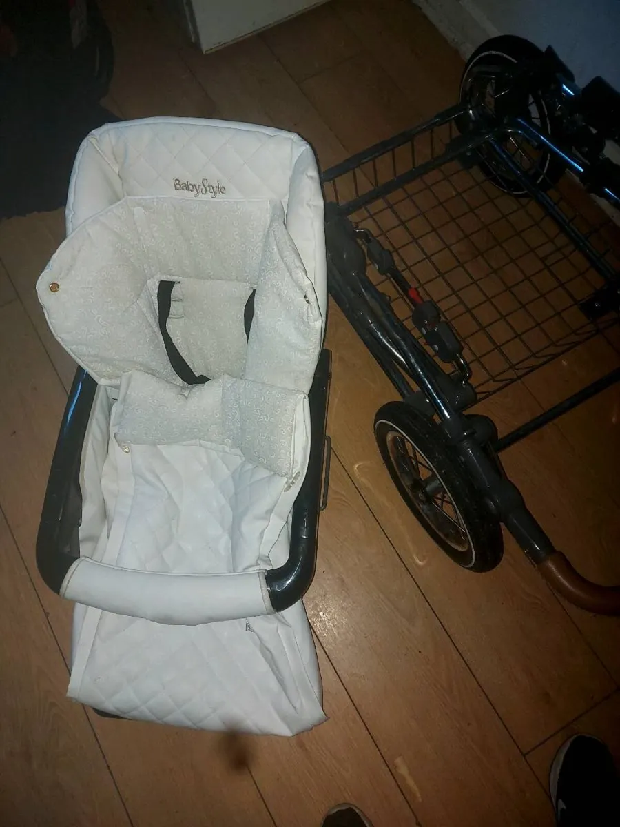 Vintage pram buggy - Image 3