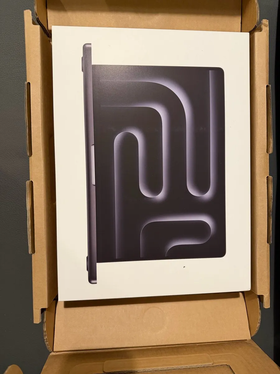 MacBook Pro 14-inch M5 2026 Sealed 16/256GB - Image 1