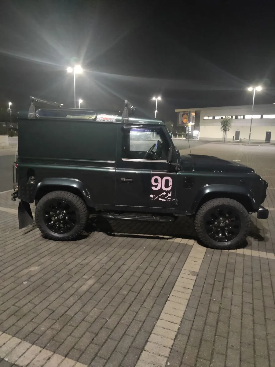 Land Rover Defender 2014 - Image 1