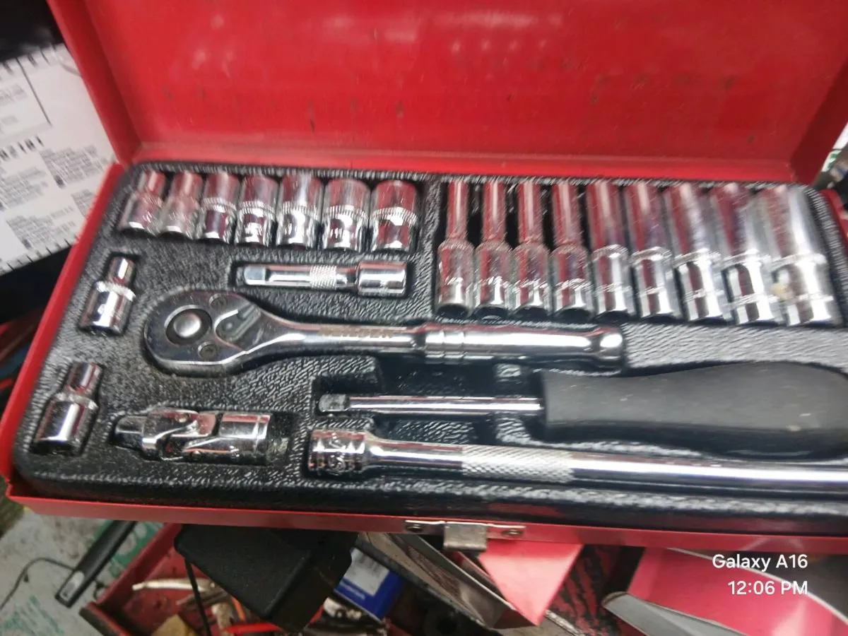 Quarter inch socket set - Image 1