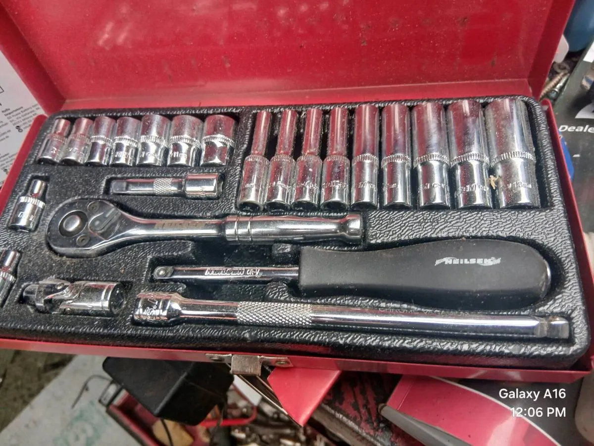 Quarter inch socket set - Image 2