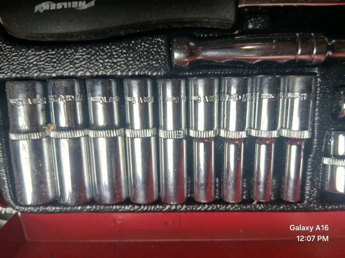 Quarter inch socket set - Image 3