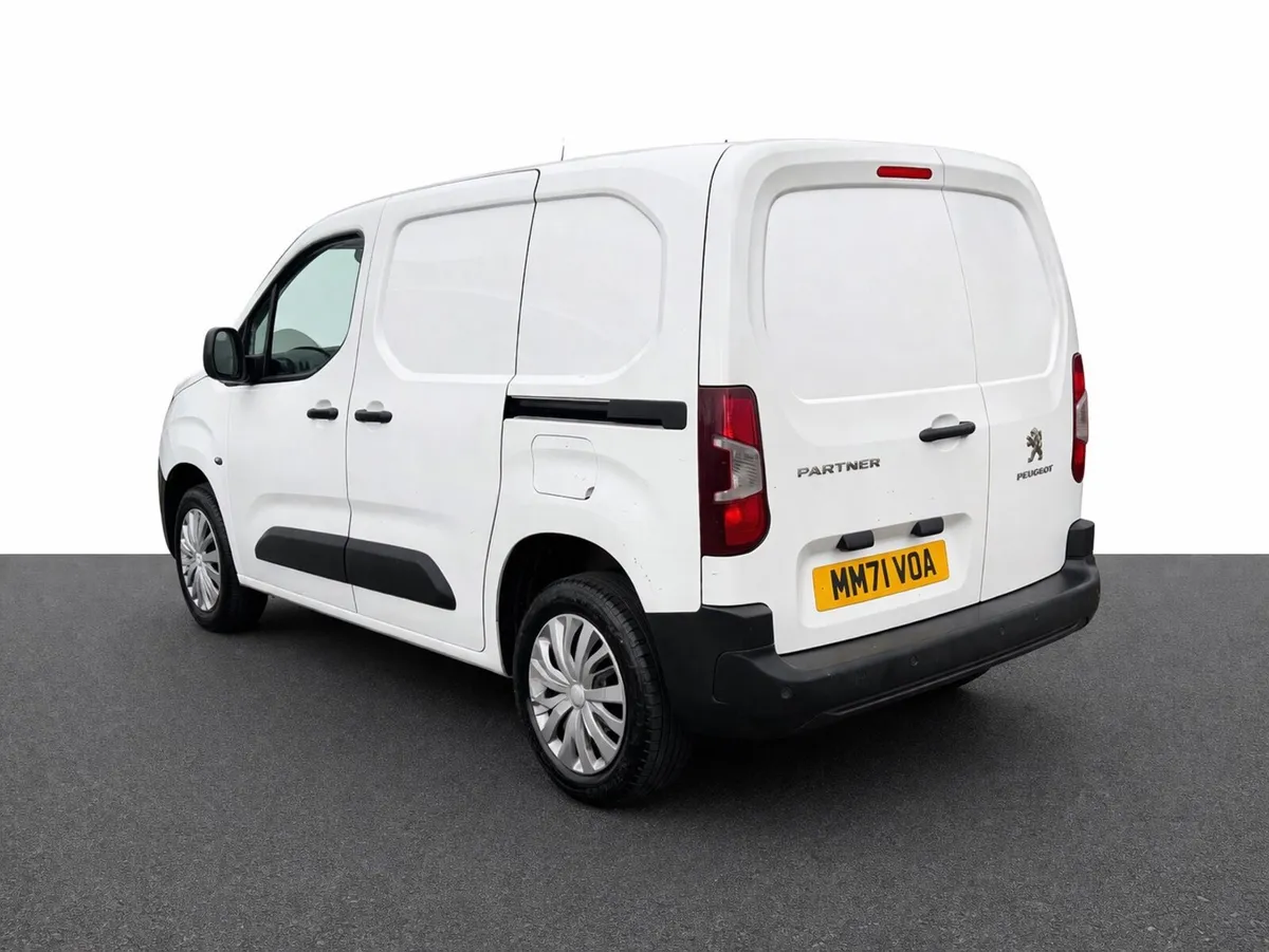 🚐 2022 Puegeot Partner | Irish Reg | New DOE | - Image 3
