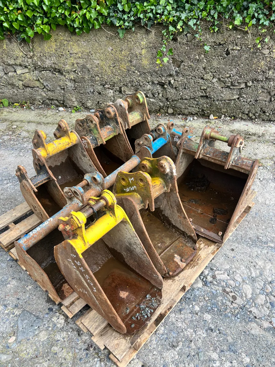 Mini Digger Buckets - Image 1