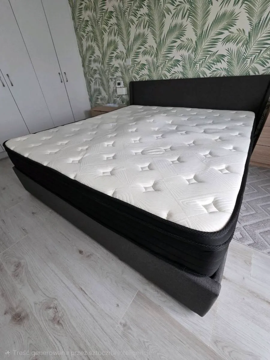 Mattress Hybrid king Size 6 ft Good Condition - Image 1