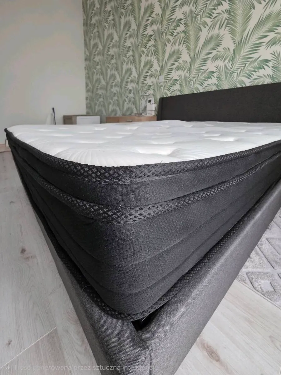 Mattress Hybrid king Size 6 ft Good Condition - Image 3