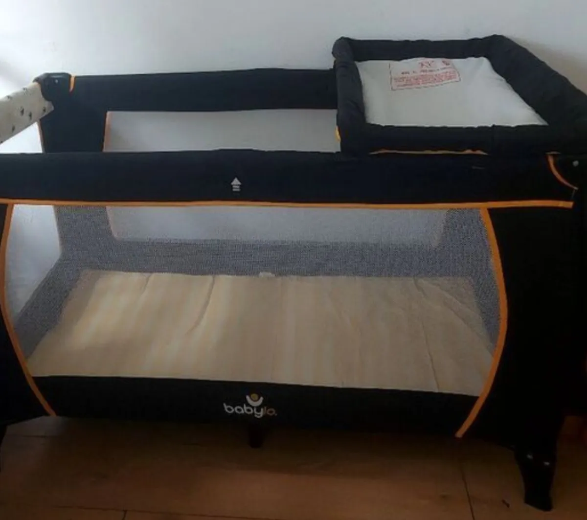 Babylo travel cot with changer - Image 3