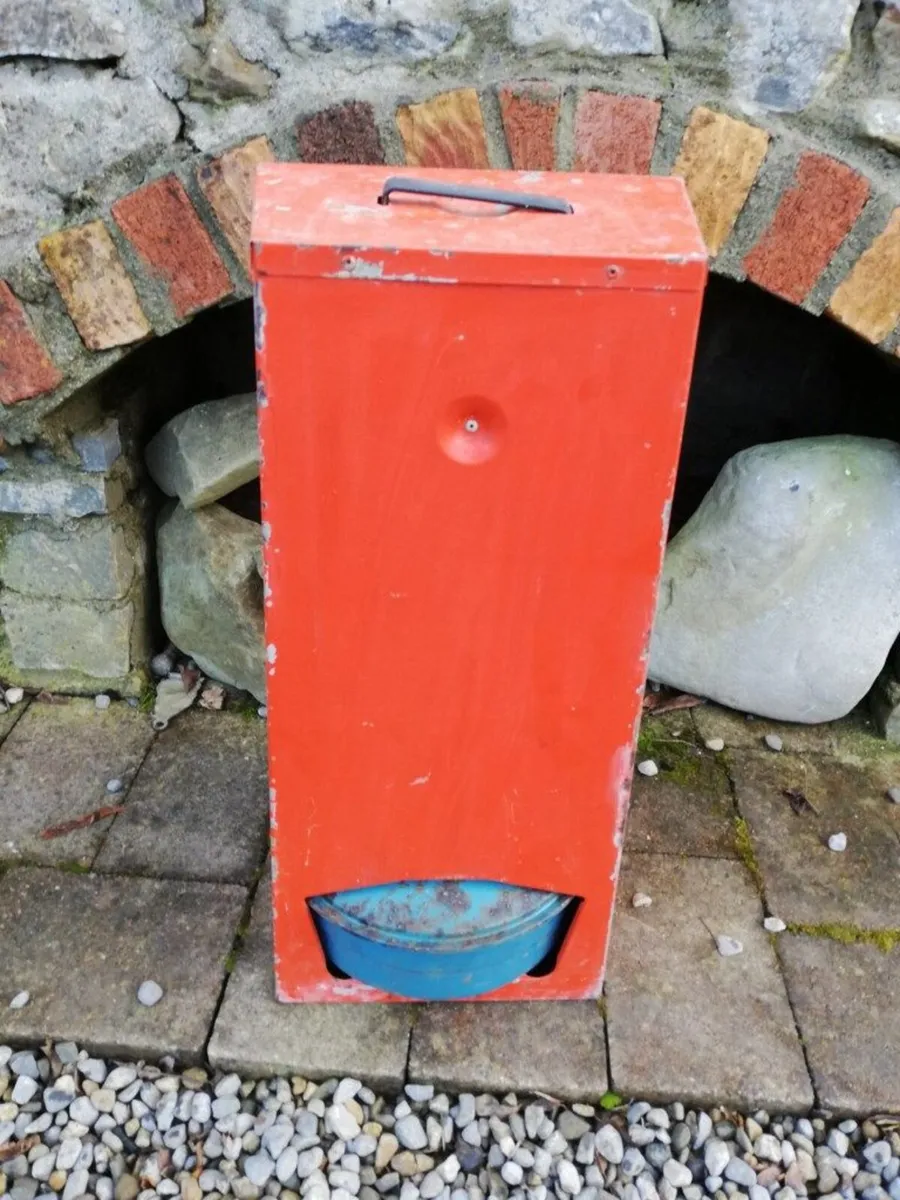 Vintage kerosene heaters - Image 4