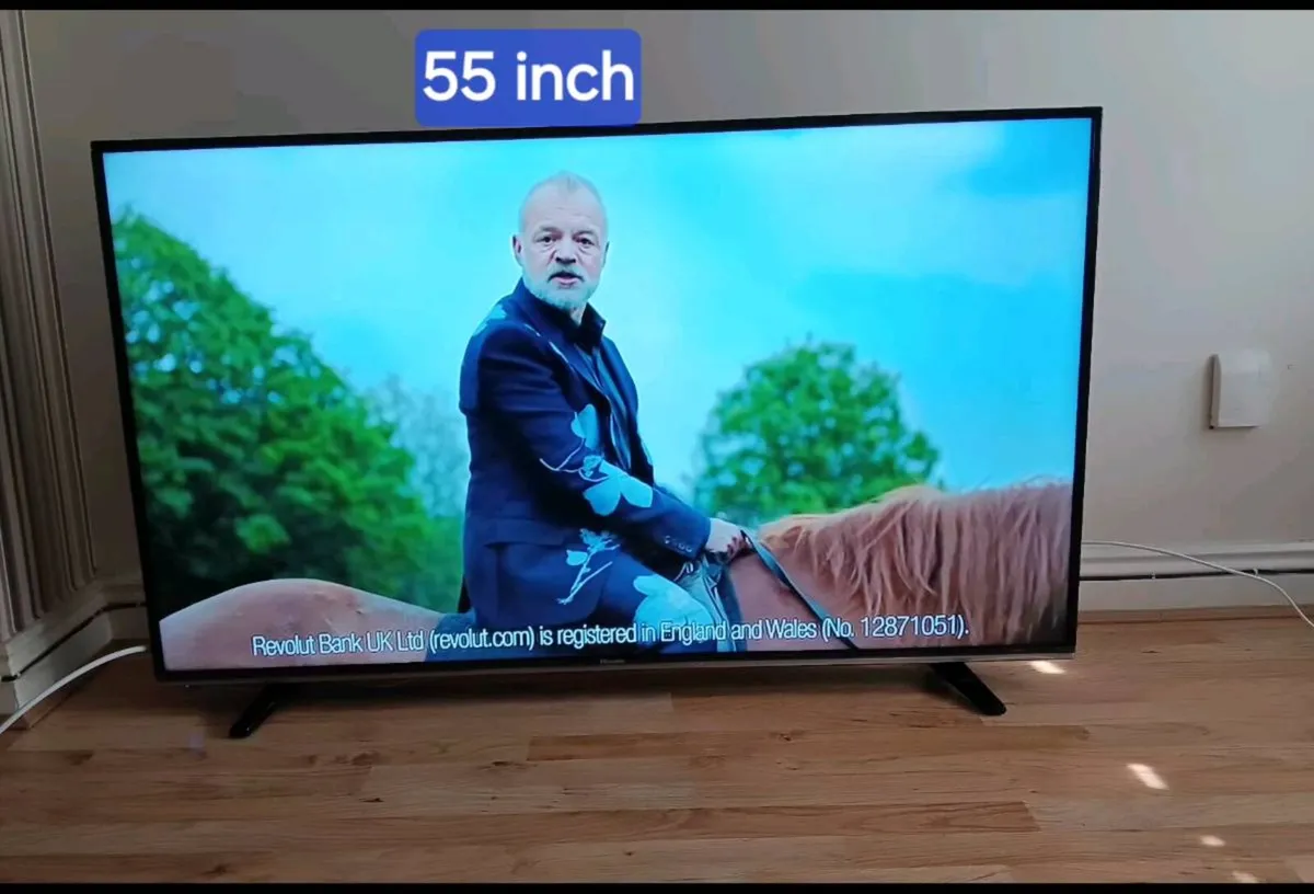 Smart Hisense 50" tv - Image 3