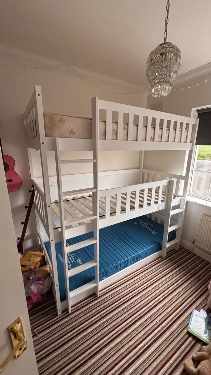 Triple bunk bed - Image 1