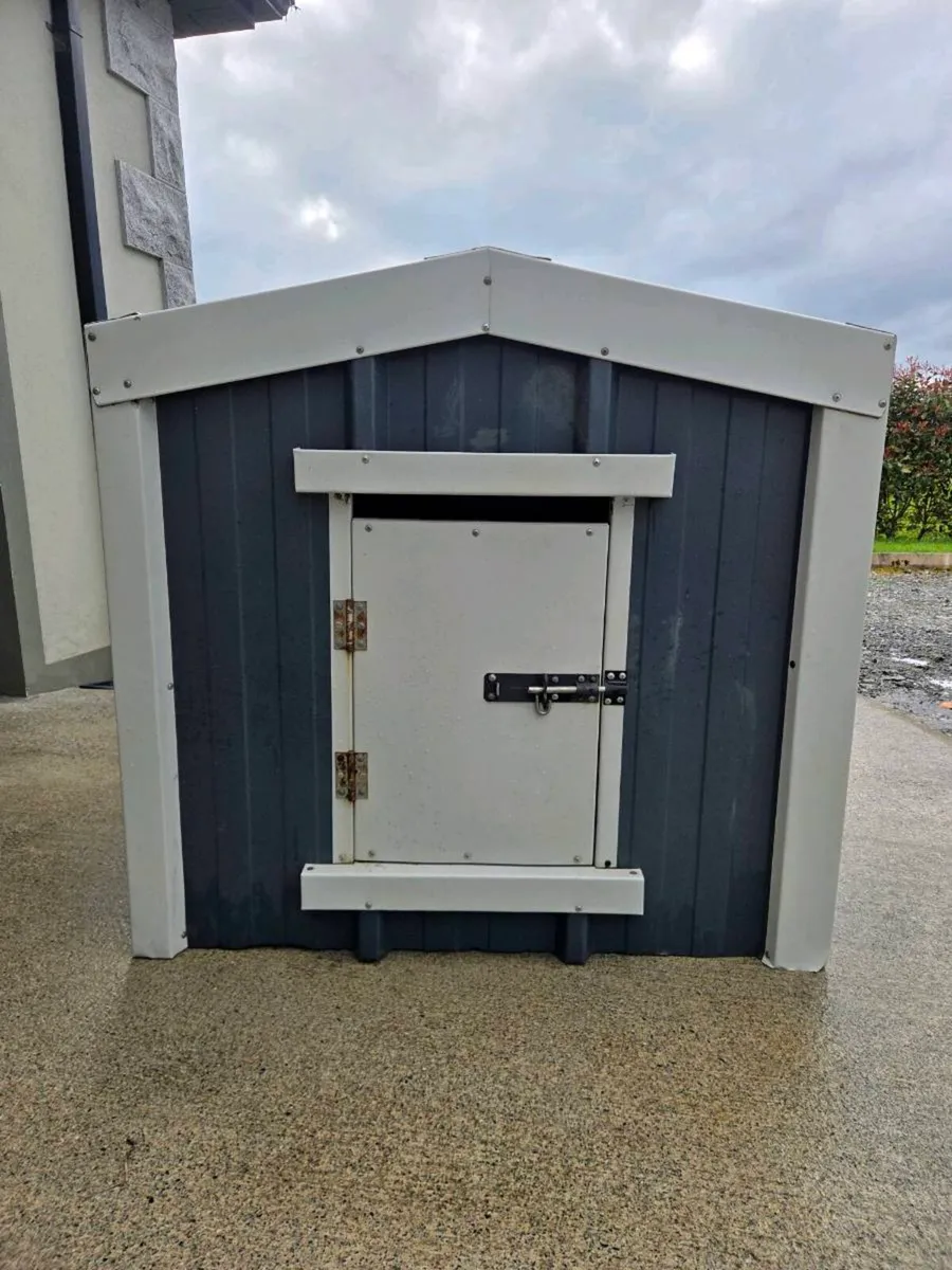 Large Insulated Dog Kennel - Image 3