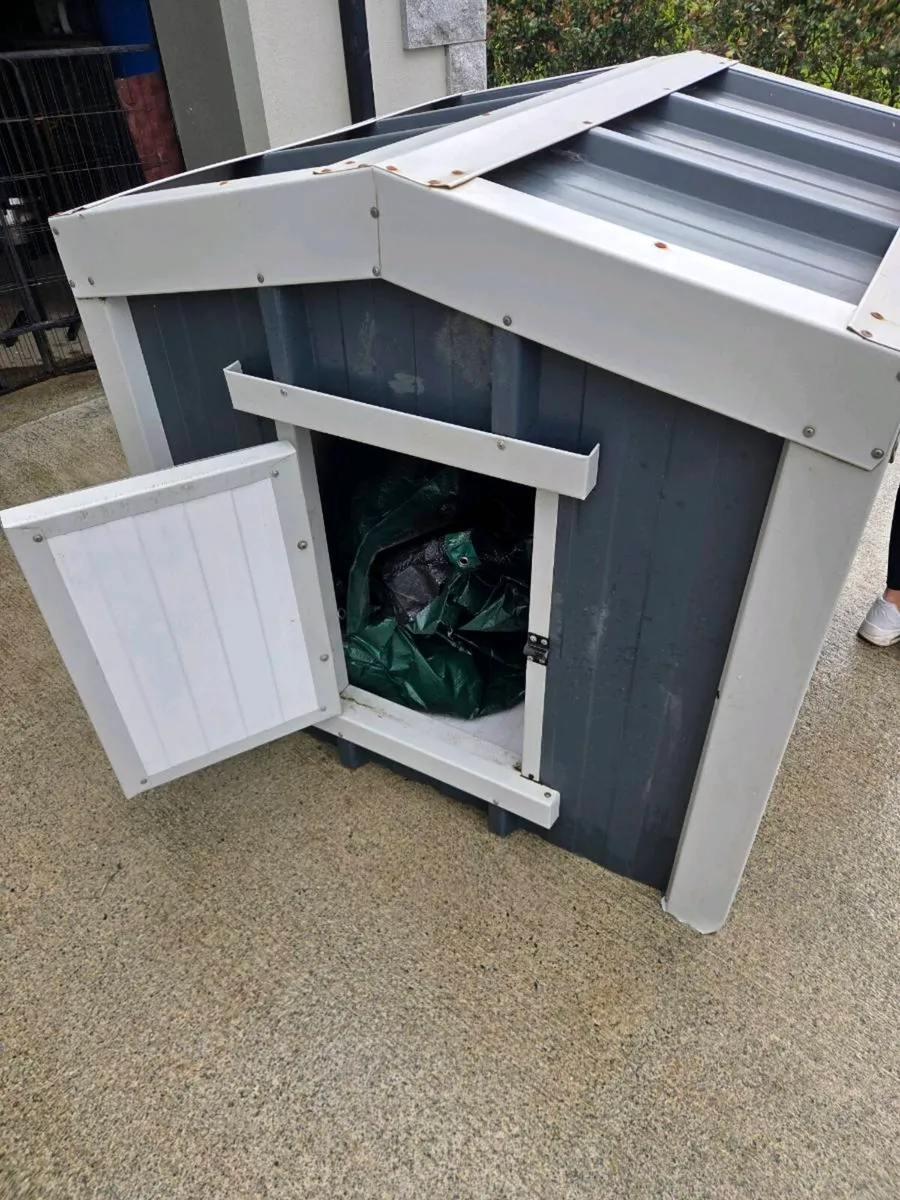 Large Insulated Dog Kennel - Image 4