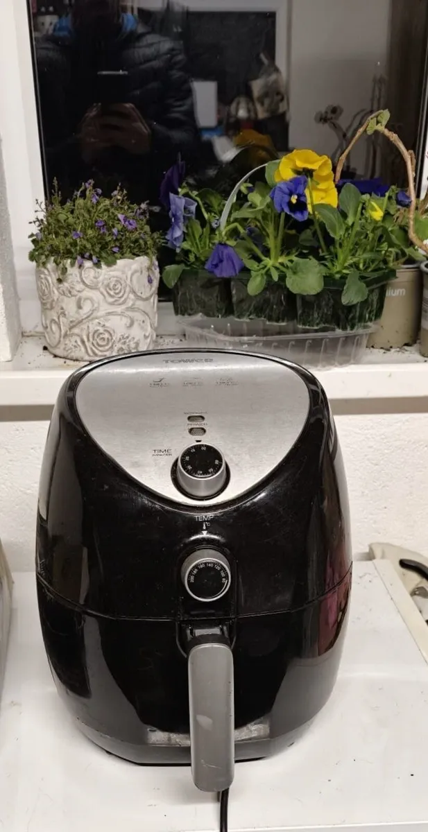 AIR FRYER