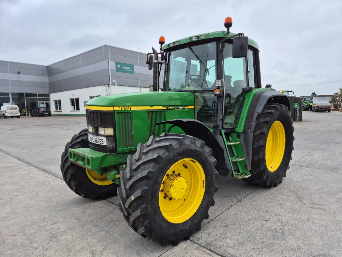 John Deere 6910 2001 - Image 1