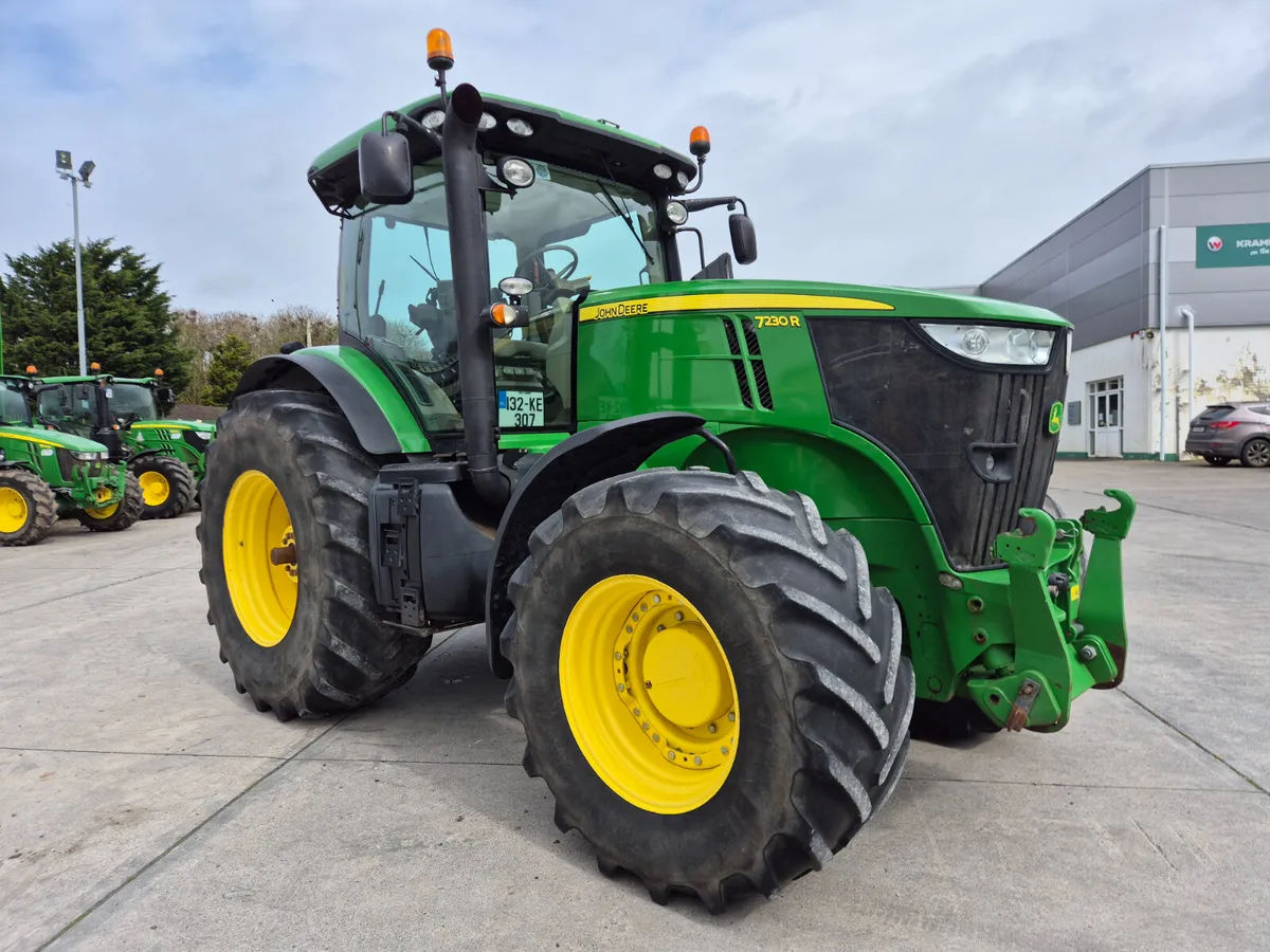 John Deere 7230R 2013 - Image 1